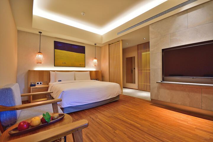 Room 2 of 34