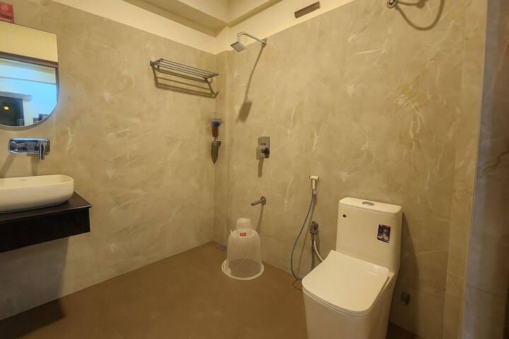 Room 11 of 13