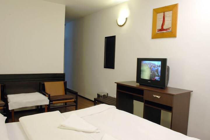 Room 10 of 68
