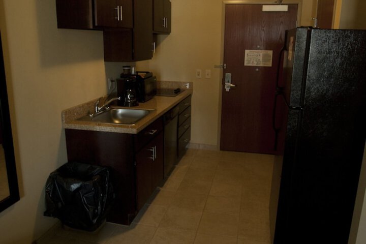 Room 18 of 38