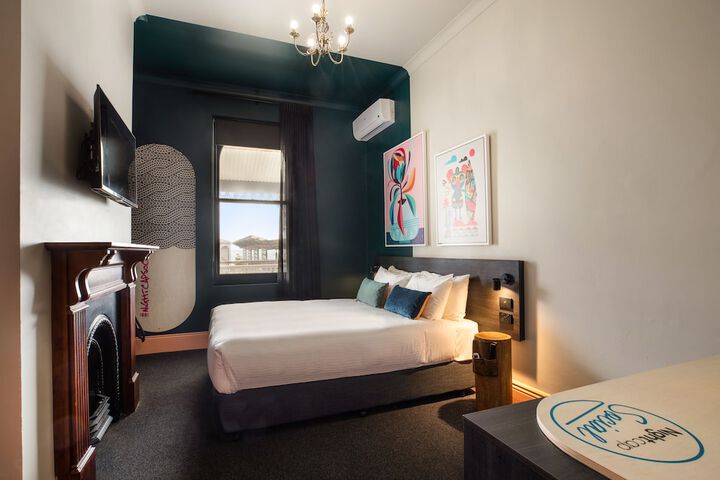 Room 13 of 61
