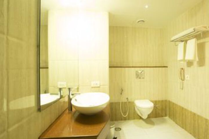 Room 3 of 30