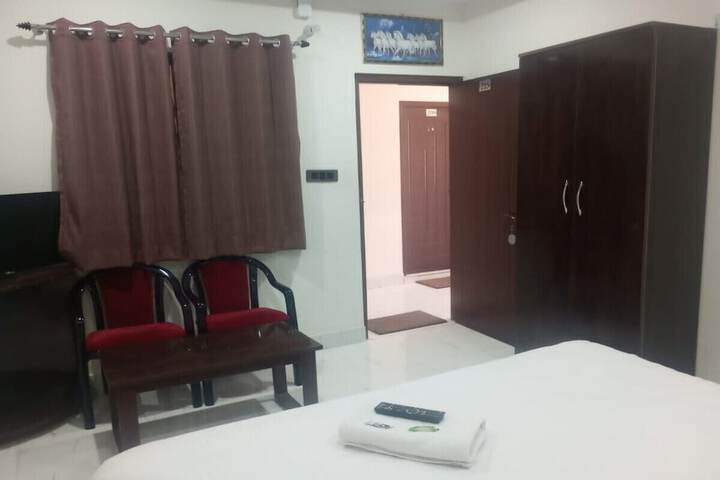 Room 11 of 38
