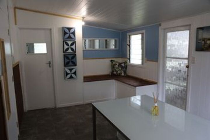 Room 5 of 8