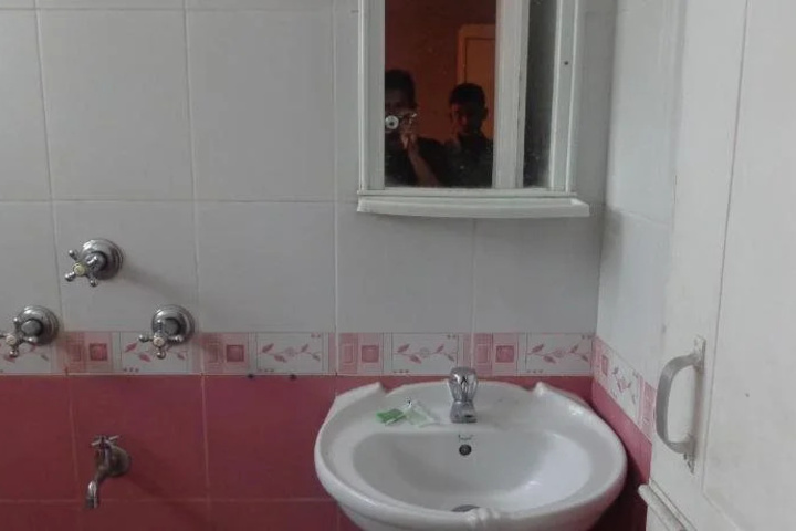 Room 11 of 23