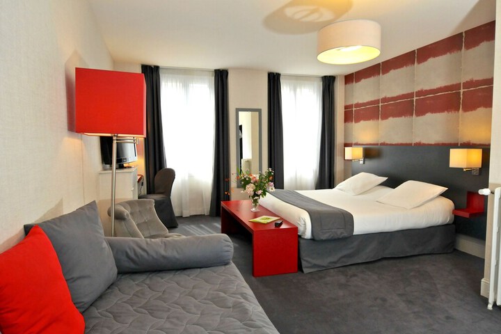 Room 10 of 33