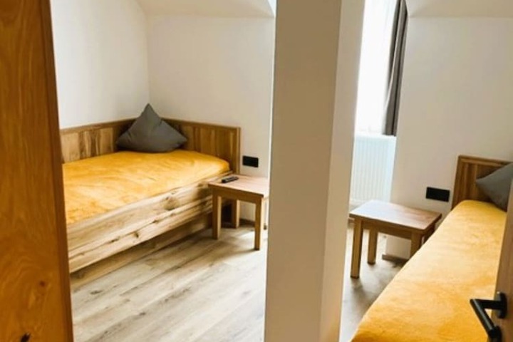 Room 9 of 47