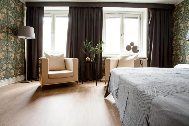 Room 44 of 57