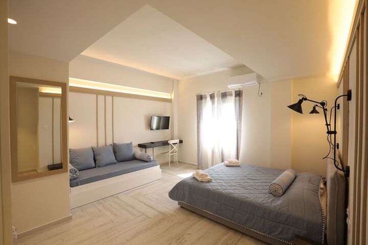 Room 9 of 100