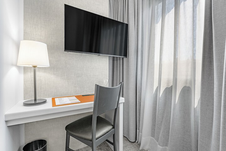 Room 18 of 41