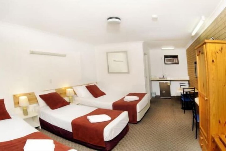 Room 11 of 26
