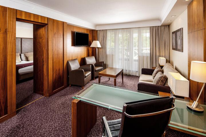 Room 124 of 299