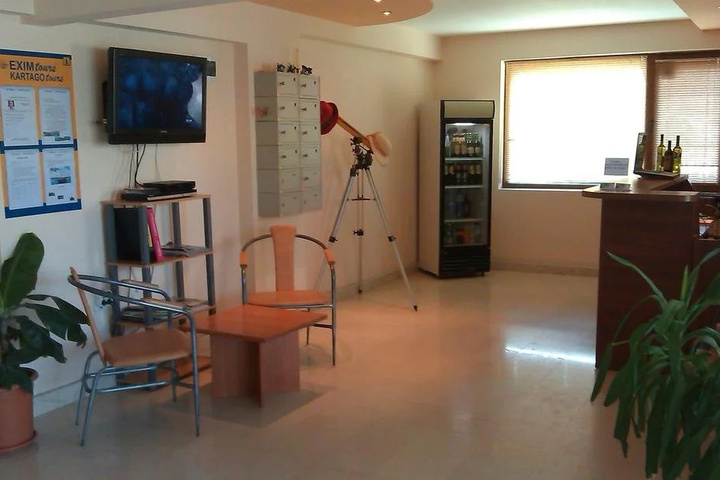 Room 11 of 15