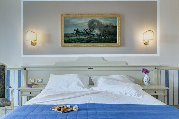Room 6 of 94