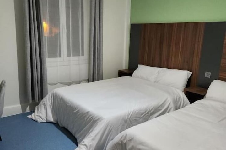 Room 2 of 20