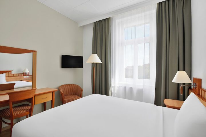 Room 43 of 81