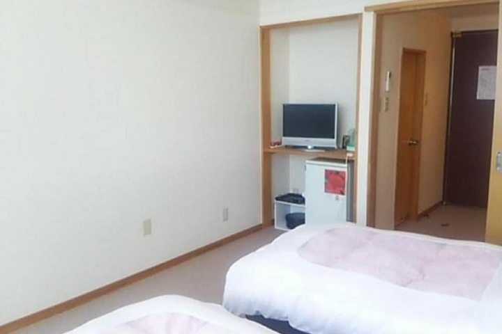 Room 8 of 30