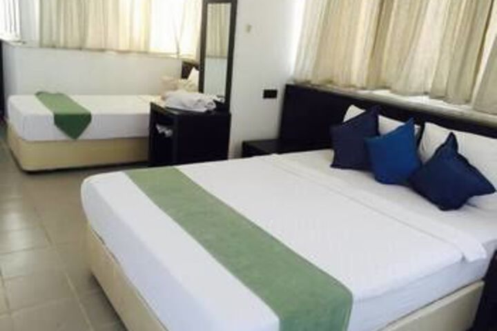 Room 13 of 23