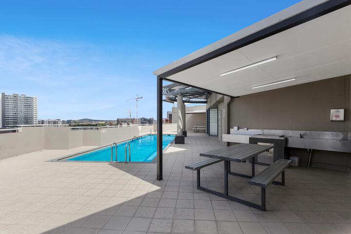 Pool 13 of 60