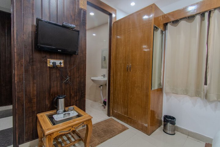 Room 32 of 70