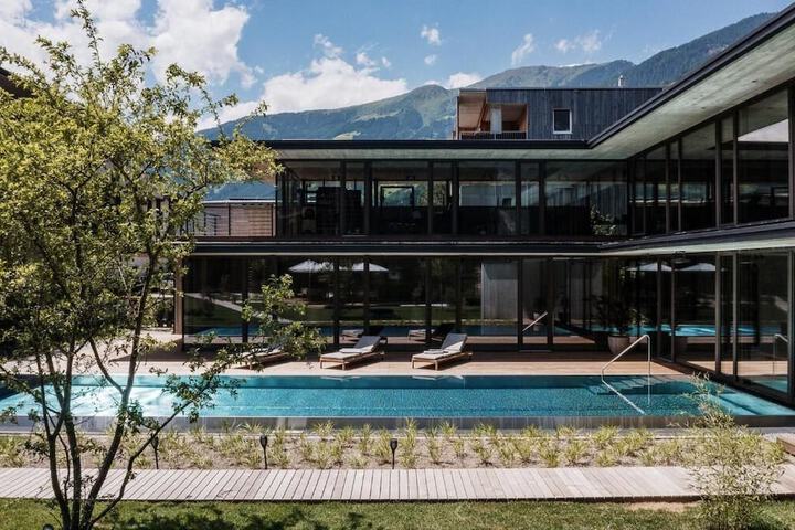 zelloon boutique hotel