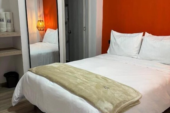 Room 8 of 38