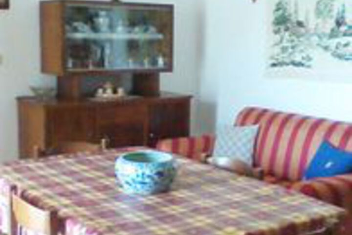 Room 12 of 20