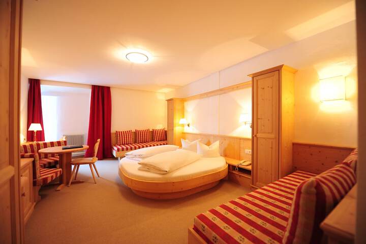 Room 5 of 88