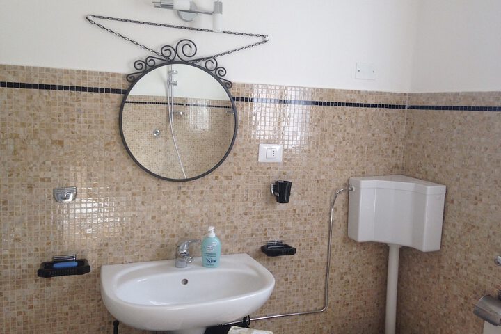 Room 13 of 20