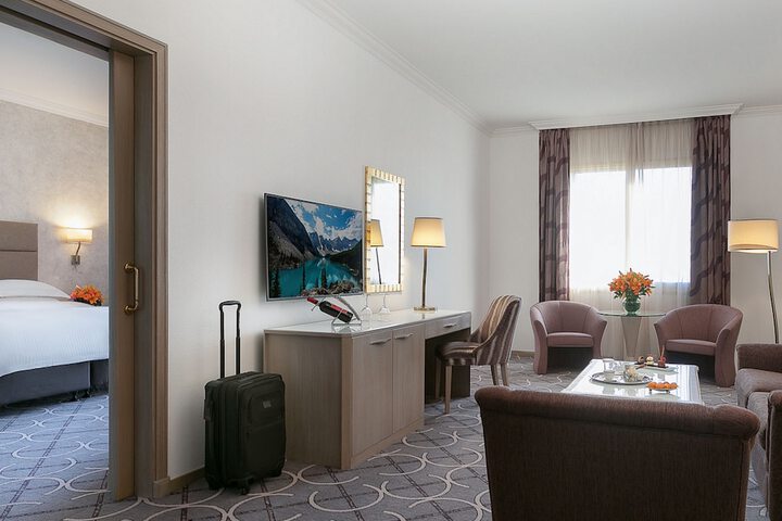 Room 167 of 266