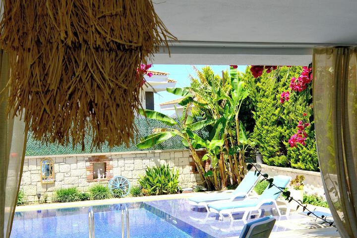 Pool 42 of 117