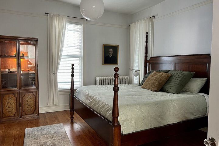 Room 4 of 34