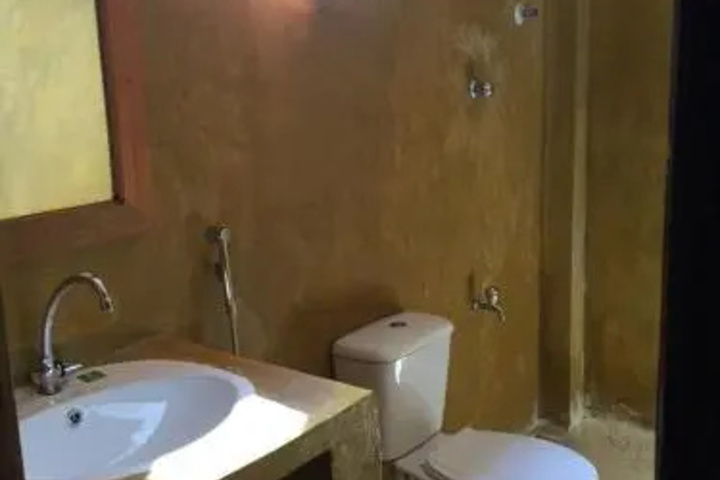 Room 7 of 27