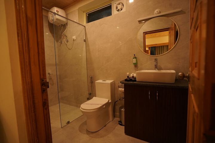 Room 54 of 68