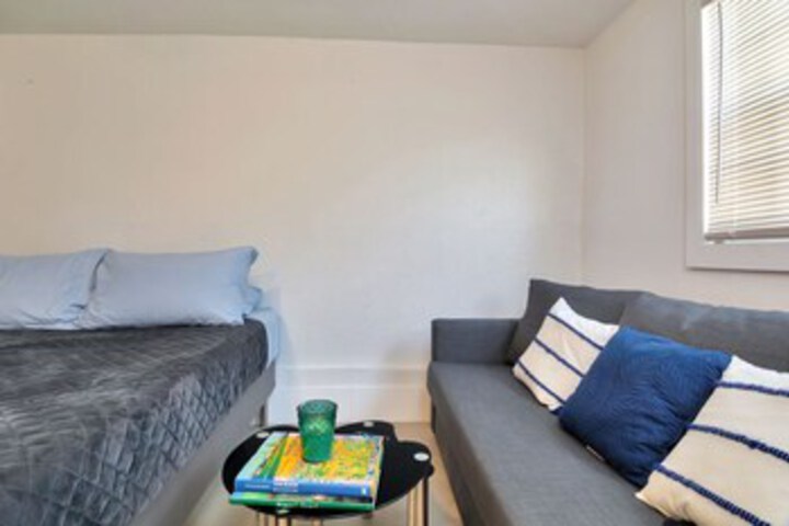 Room 80 of 83