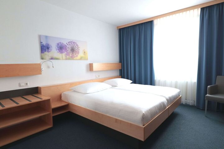 Room 21 of 42
