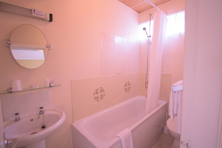 Room 43 of 59