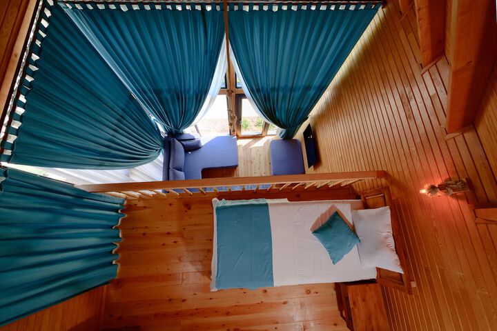 Room 9 of 25