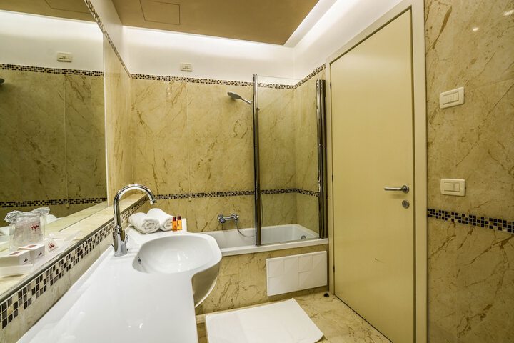 Room 20 of 30