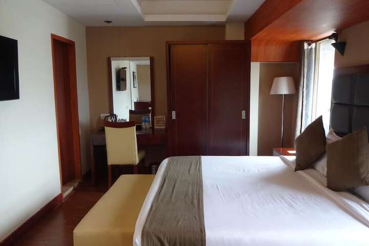 Room 2 of 27