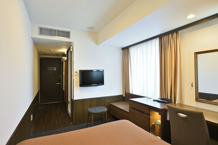 Room 6 of 49