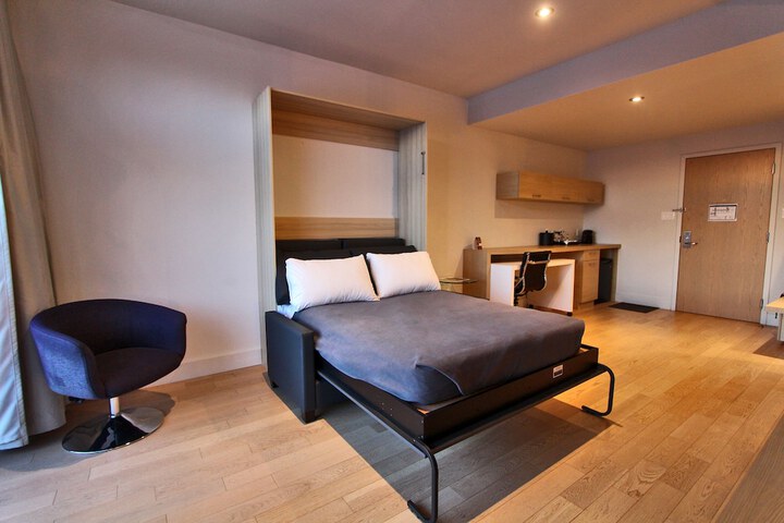 Room 79 of 175