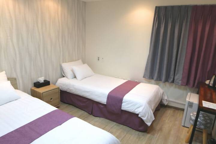 Room 25 of 61