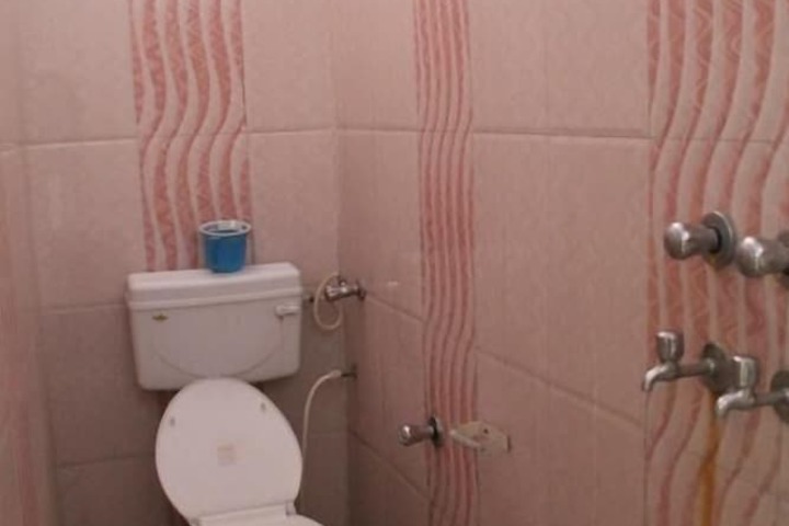 Room 33 of 43