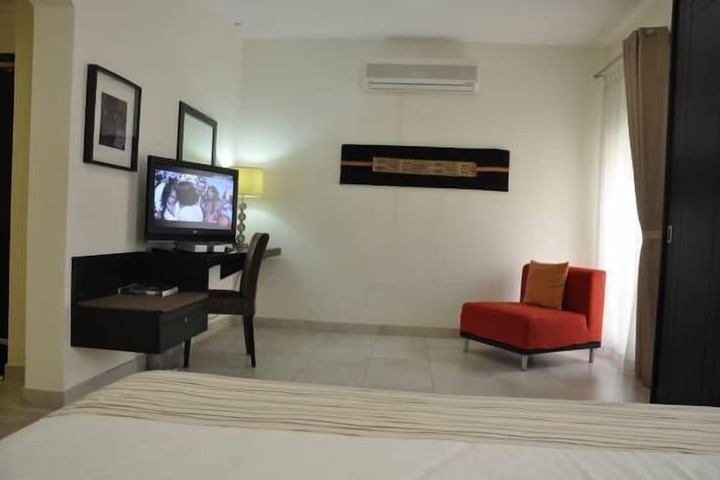 Room 15 of 48