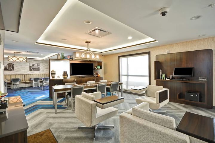 Lobby lounge