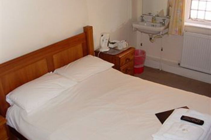 Room 10 of 12
