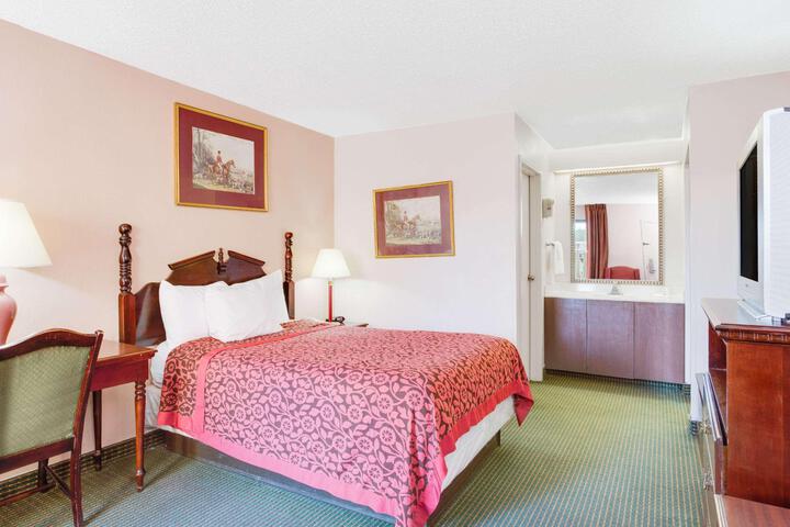1 King Bed (1 of 8)
