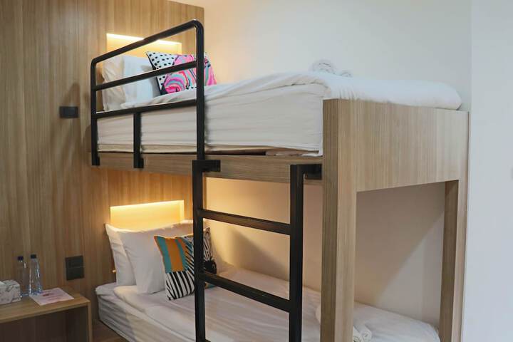Room 8 of 40