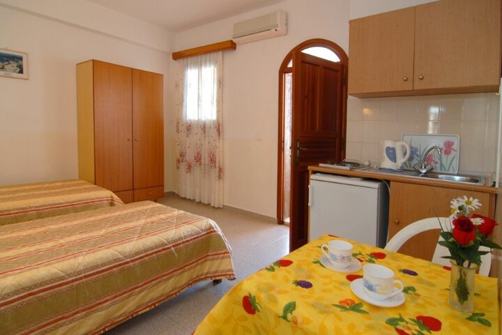 Room 9 of 10